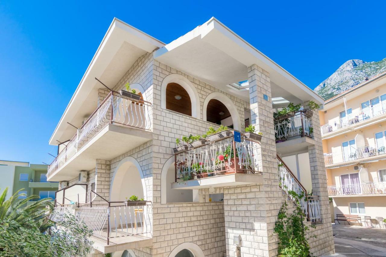 Apartment Holiday Makarska Esterno foto