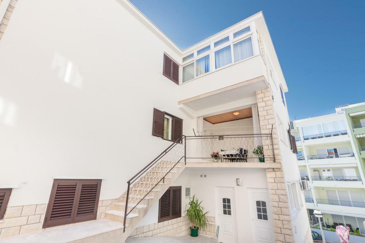 Apartment Holiday Makarska Esterno foto