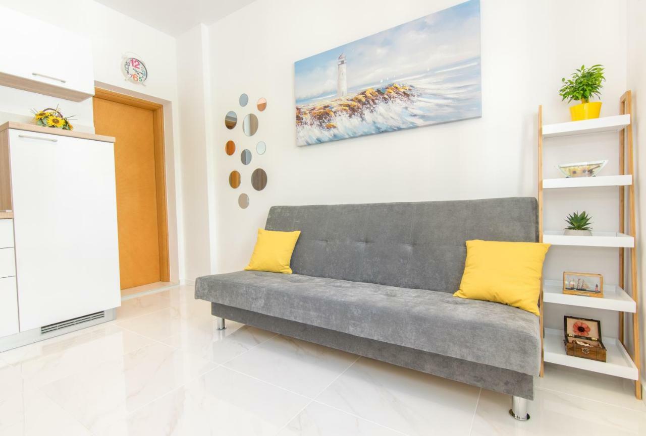 Apartment Holiday Makarska Esterno foto