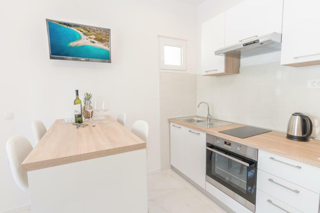 Apartment Holiday Makarska Esterno foto