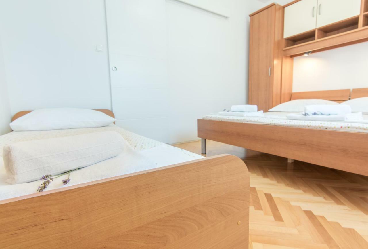 Apartment Holiday Makarska Esterno foto