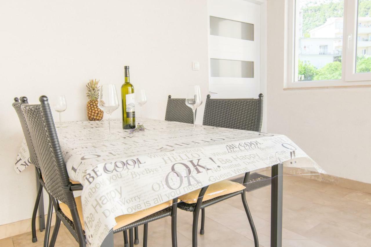 Apartment Holiday Makarska Esterno foto